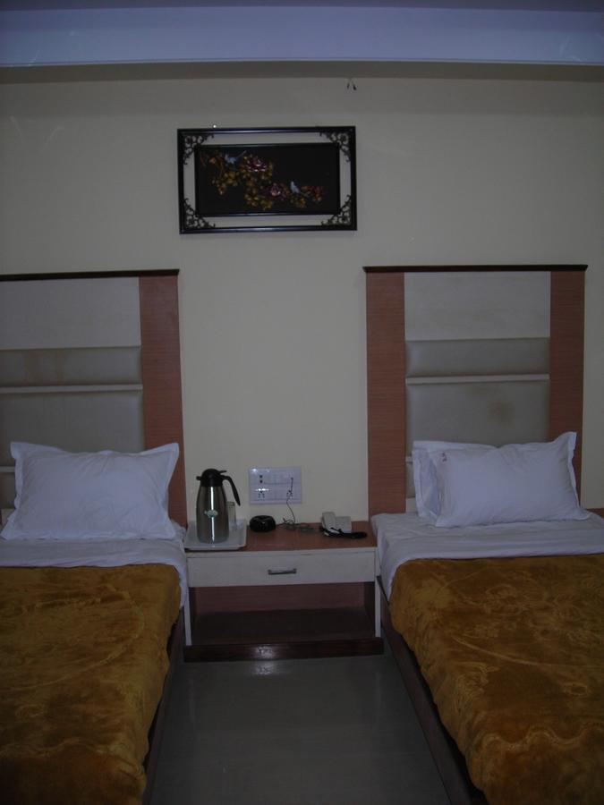 Hotel Dolphin Raipur  Exterior photo